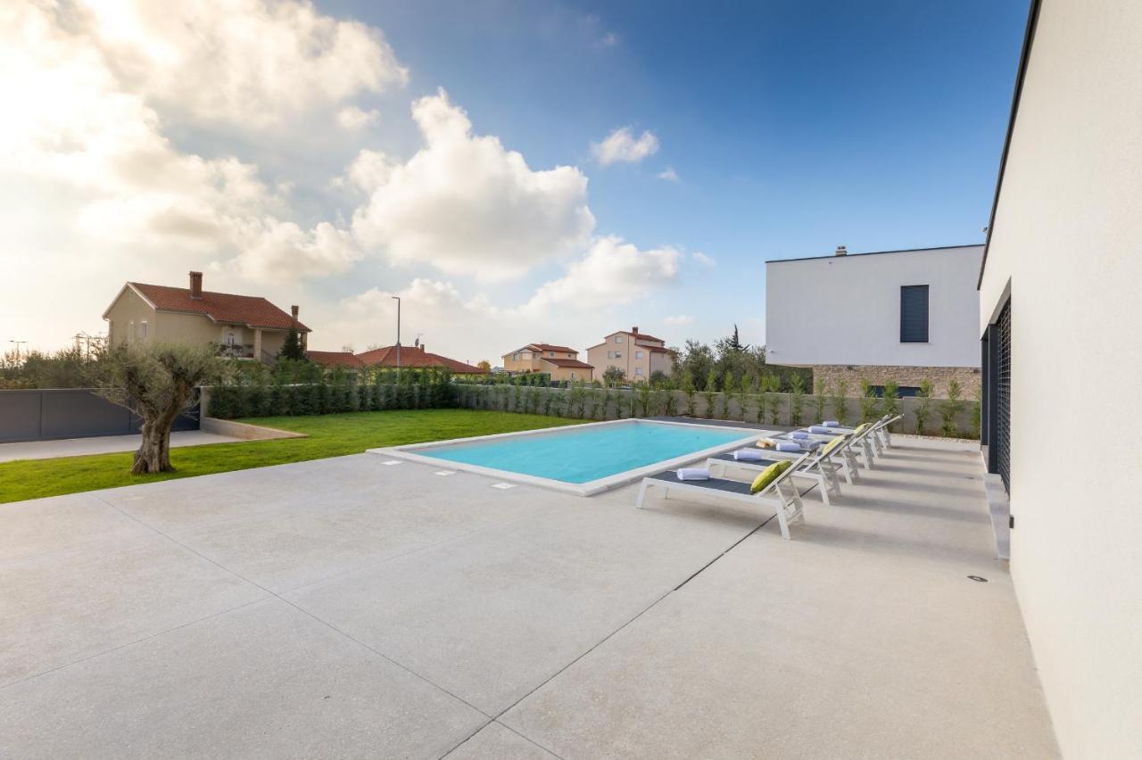 Amazing Private Villa With Outdoor Swimming Pool In Vodnjan Luaran gambar