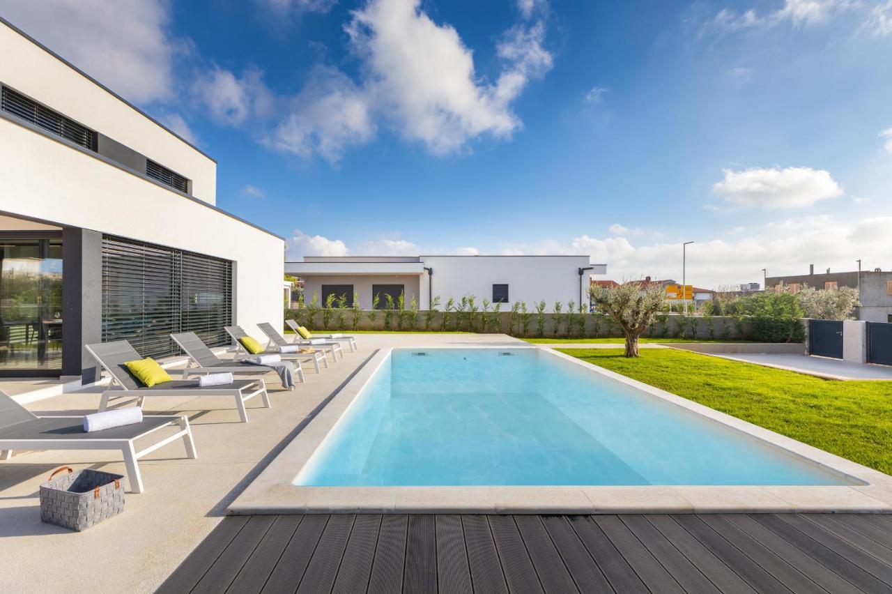 Amazing Private Villa With Outdoor Swimming Pool In Vodnjan Luaran gambar