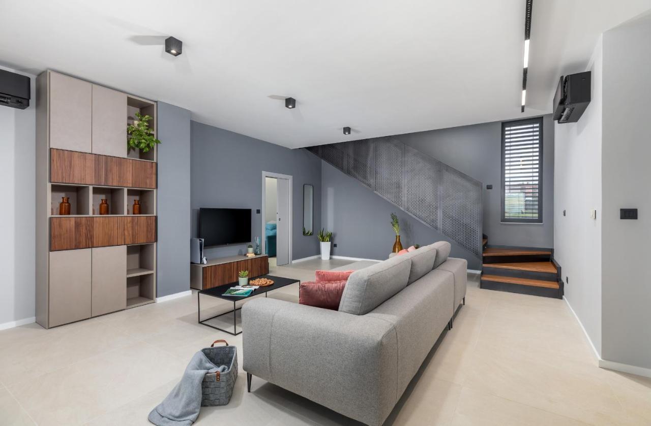 Amazing Private Villa With Outdoor Swimming Pool In Vodnjan Luaran gambar